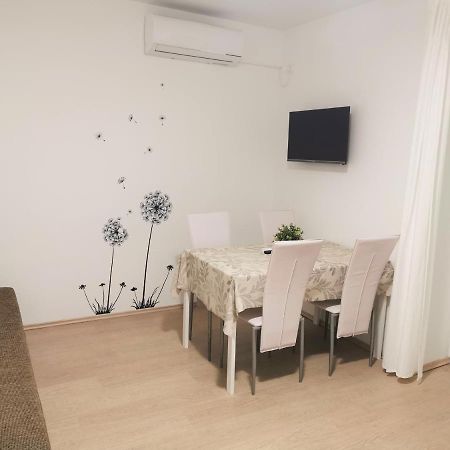 Lenka Apartments I โนวาลยา ภายนอก รูปภาพ
