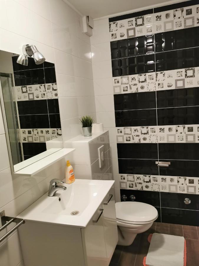 Lenka Apartments I โนวาลยา ภายนอก รูปภาพ